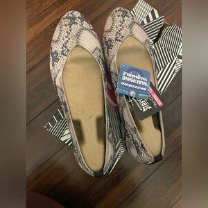 Cleo’s by sketchers